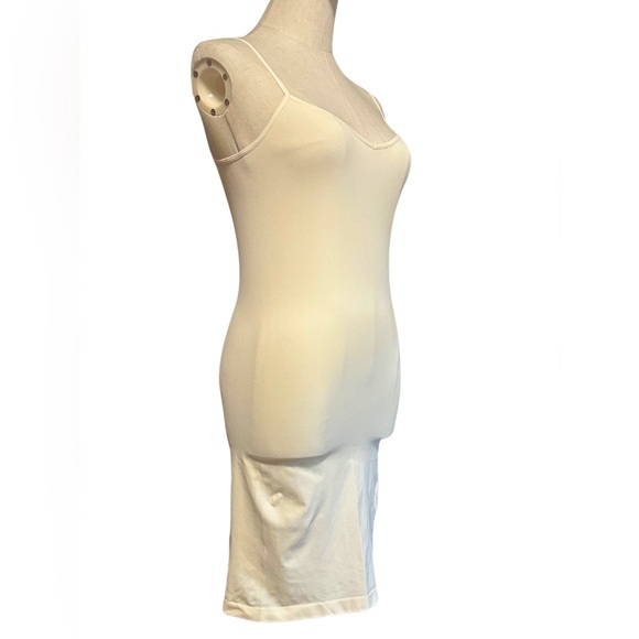 Free People Intimately Skinny Strap Seamless Mini Slip in White Sz XS/S - Picture 5 of 7